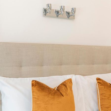 2 Min Walk Earls Court Station - Luxury 2 Bedroom Flat London Exterior foto