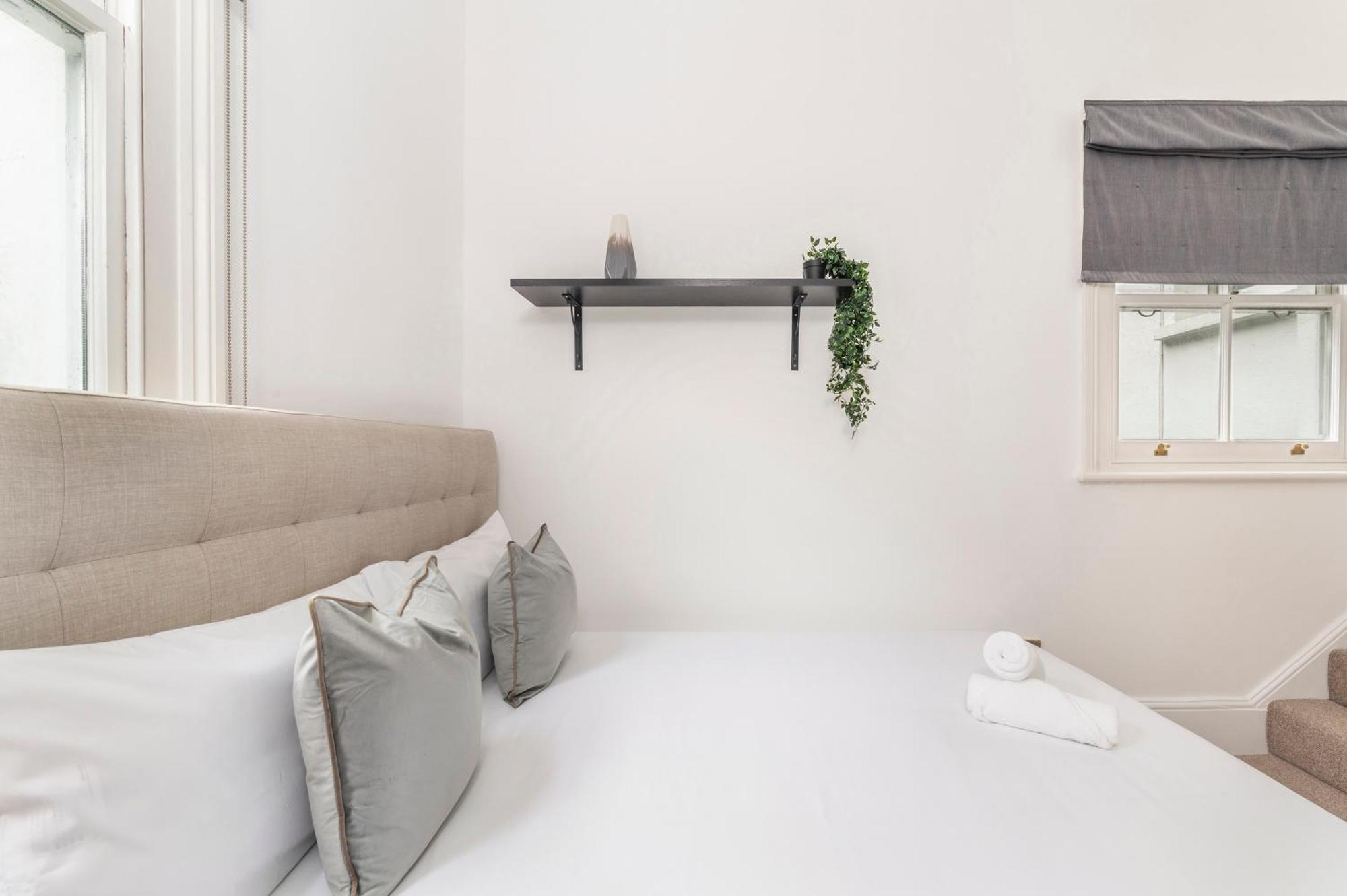2 Min Walk Earls Court Station - Luxury 2 Bedroom Flat London Exterior foto