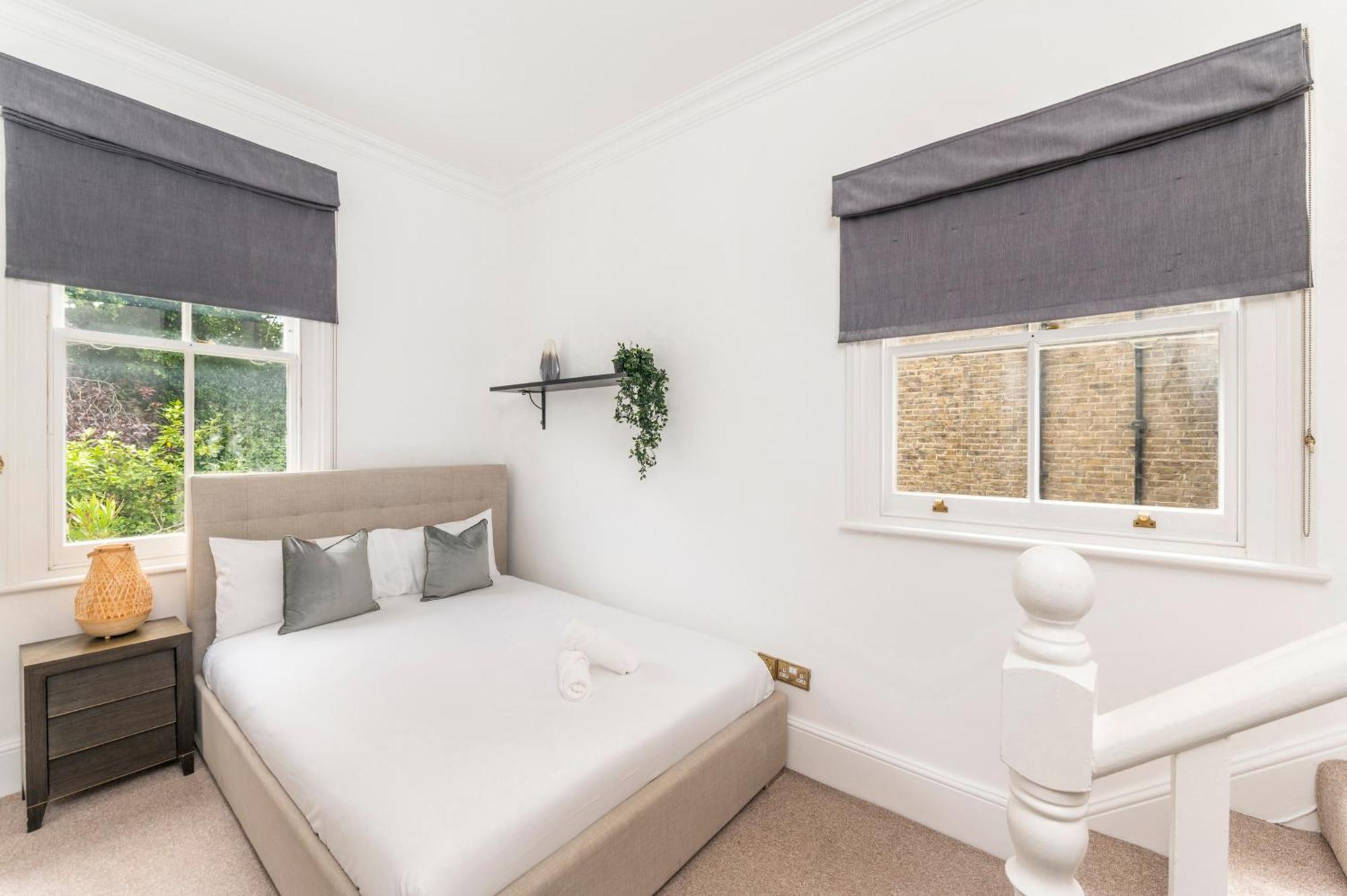 2 Min Walk Earls Court Station - Luxury 2 Bedroom Flat London Exterior foto