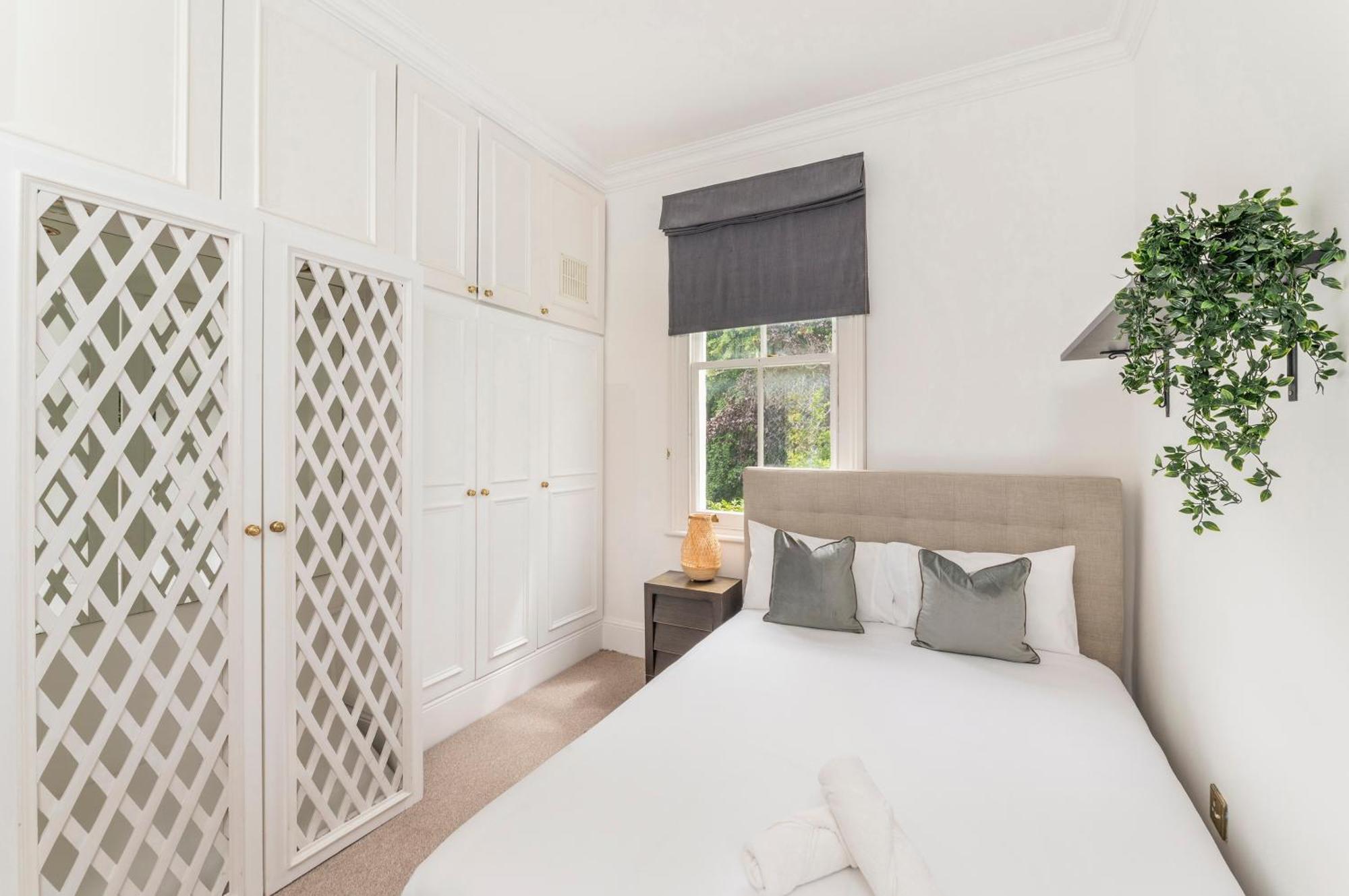 2 Min Walk Earls Court Station - Luxury 2 Bedroom Flat London Exterior foto
